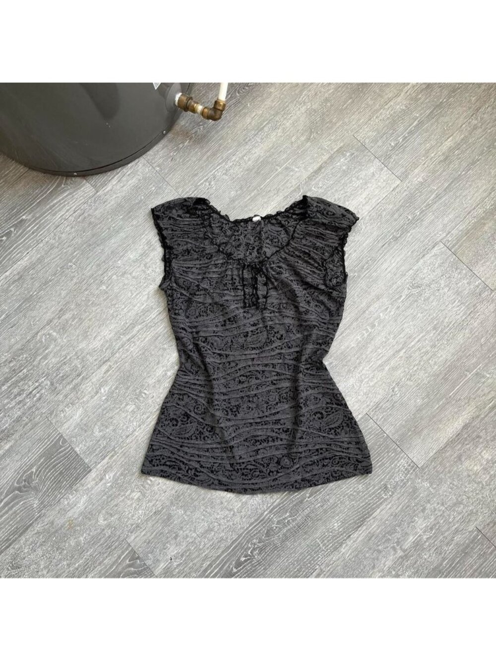 Grey / Black Y2K / Lace / Ruffle Style Top / Shirt (Tagged Women’s S)